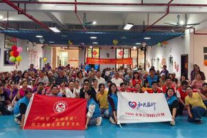 金秋送暖傳真情，歡創(chuàng)集團(tuán)黨支部重陽敬老在行動(dòng)